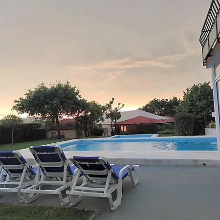 Solar Laranjeiras 2*